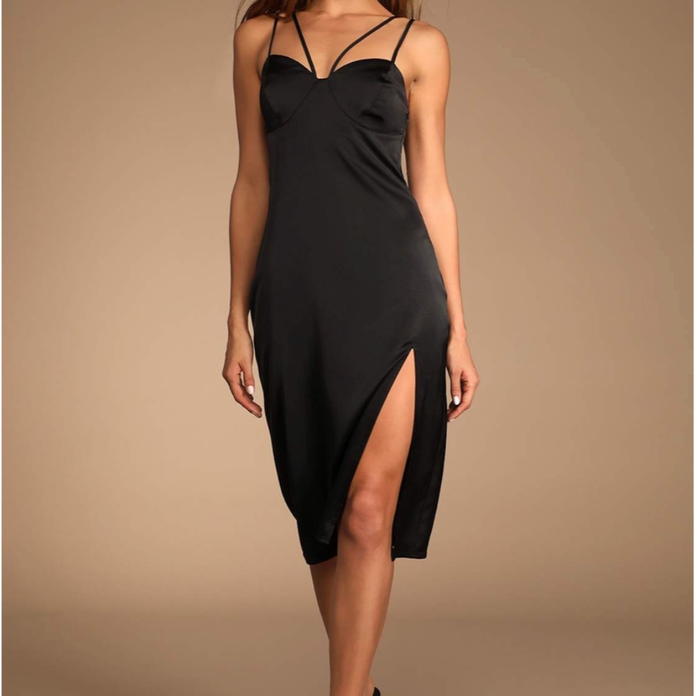 NWT Lulu's satin midi dress